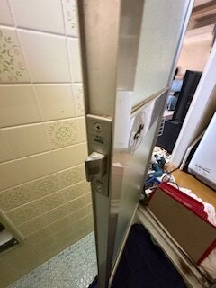 浴室ドアドアラッチ